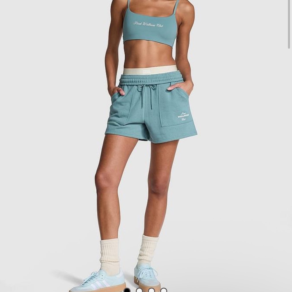Pink vs ivy fleece short